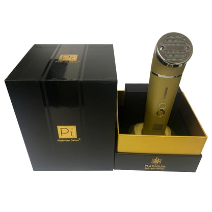 Gold microphone in a black and gold box with Platinium Deluxe branding.