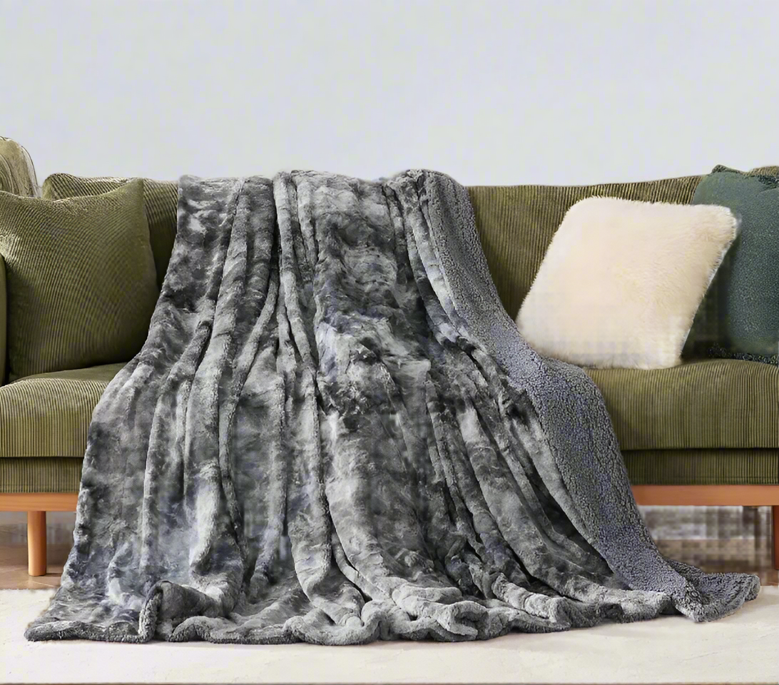 Luxurious Grey Faux Fur Sherpa King Blanket - Plush Warmth 108x90 inches